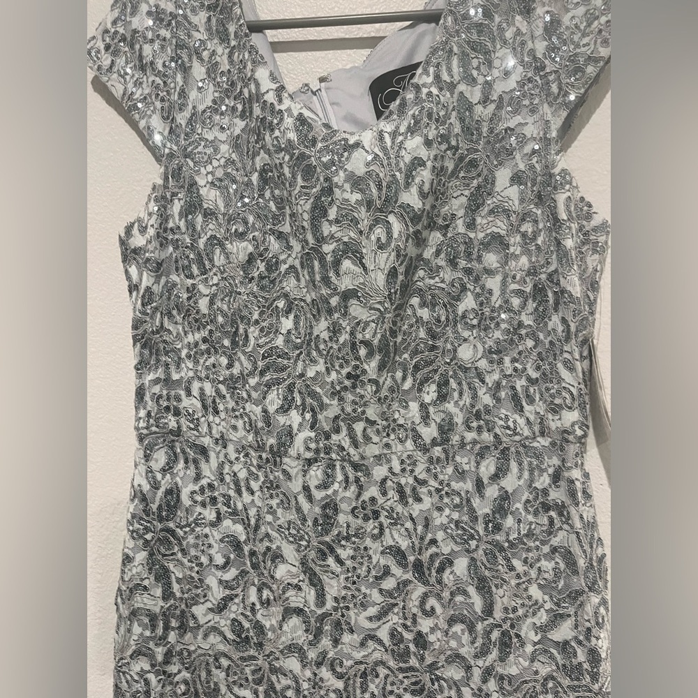 Alex Evenings Sequin Cap Sleeve Column Gown Sz 14 in light mint color - Picture 6 of 12